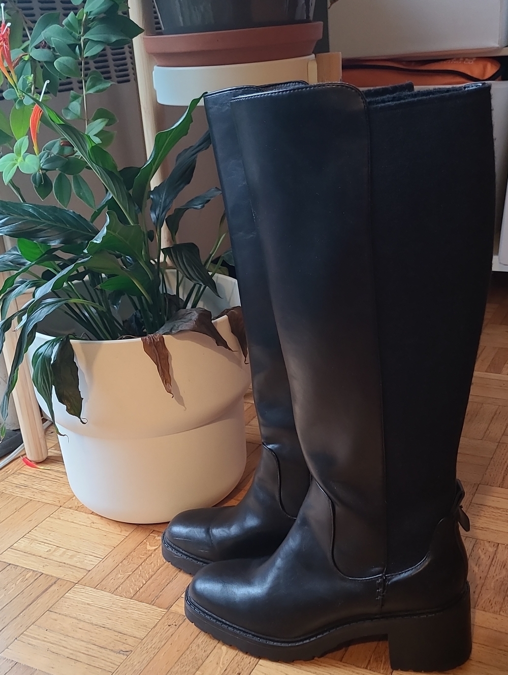 tahari adrian knee high boots in black size 9.5